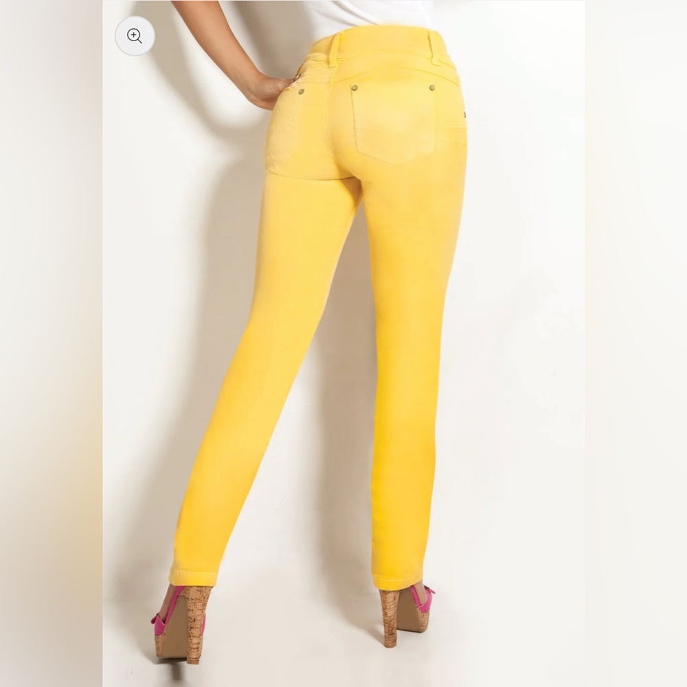 YELLOW - Push Up Jean by CYSM